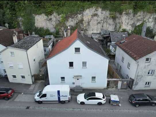 Stilvolles und geräumiges Haus mit zwei Wohnungen in Eichstätt