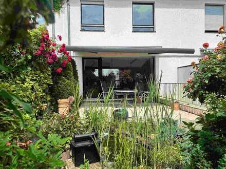 Sehr gepflegtes Reihenmittelhaus mit 5-6 Zimmern, Sauna u. Garage zu verkaufen