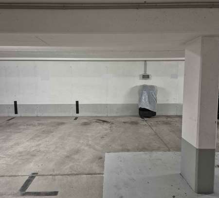 Tiefgaragenstellplatz am Ackermannbogen zu vermieten