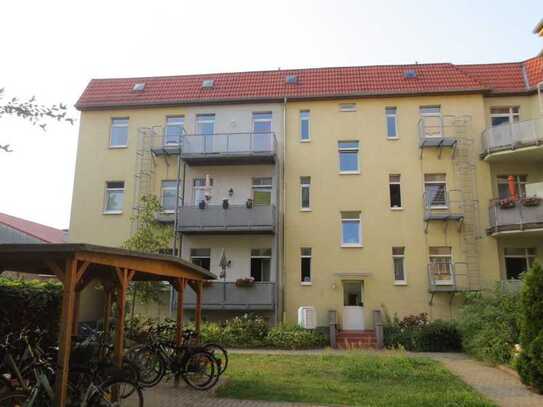 **Helle 2 Zimmer Wohnung mit EBK und Balkon in Stadtfeld Ost**