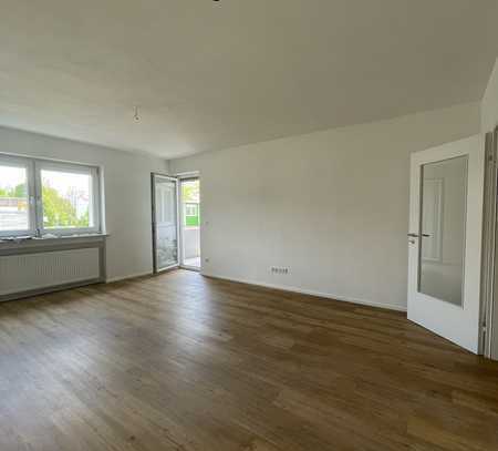 Neu renovierte 3 Zimmer-Wohnung mit Einbauküche in Straubing-Alburg