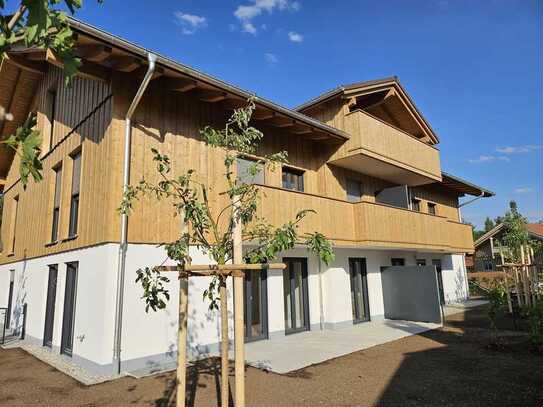 Attraktive 3-Zimmer-Erdgeschosswohnung mit Garten und Terrasse in Bad Tölz / Wackersberg