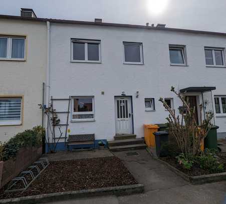 Reihenmittelhaus mit Garten in Haunstetten