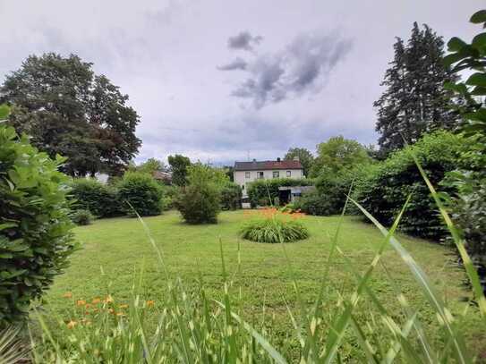 Top Gelegenheit: freie 2-Zimmer-Wohnung mit großer Terrasse in bester Lage in Eching