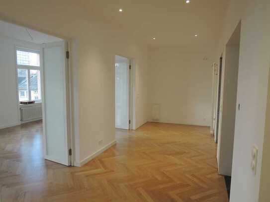 Perfekte 3-Zimmer-Wohnung in Stilaltbau im Frankfurt-Westend, Oberlindau