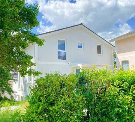 Einliegerwohnung mit Einbauküche und Terrasse: schöne 1-Zimmer-Wohnung in Linz