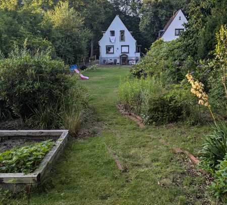 freistehendes Einfamilienhaus (Altbau) mit weiterem hinteren Bauplatz