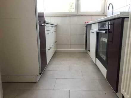 Helle und attraktive 3-Zimmer-Wohnung, neue EBK und Bad in guter Lage von Esslingen