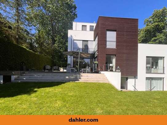 Exklusives Architektenhaus mit 20 Meter Pool – Zehlendorf at its best