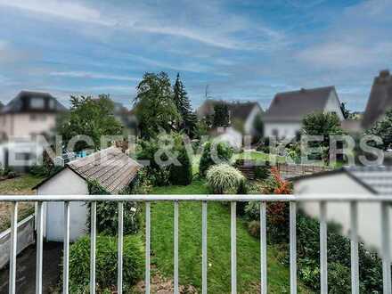 Dornröschen mit großem Grundstück!