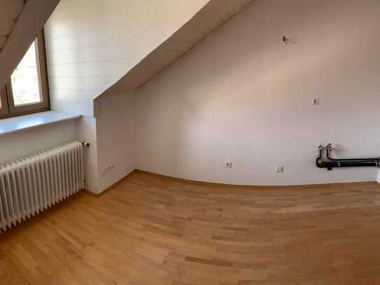 Stilvolle 2-Raum-Dachgeschosswohnung in Karlsruhe