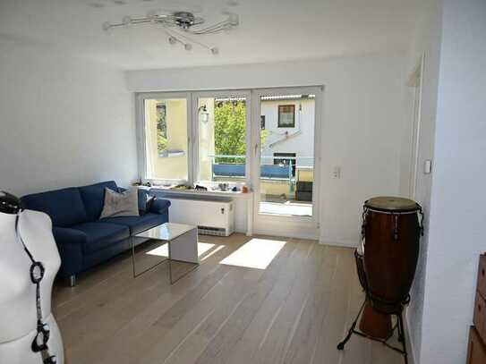 Schöne, helle 2,5-Raum-Wohnung mit Balkon und EBK in Aidlingen