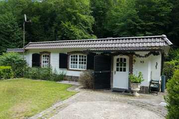 gepflegter 2,5+1 Zimmer Bungalow mit reisen Garten in Bad Neuenahr-Ahrweiler, Heimersheim