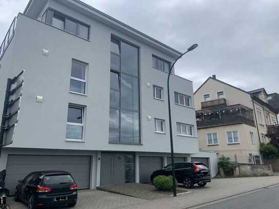 Wohnen in Holzbau: Gepflegte 4-ZKB-DG-Wohnung in Bad Dürkheim von Eigentümer