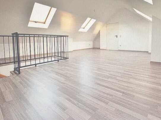 Dachgeschoss-Luxus zum kleinen Preis – sofort einziehen!
