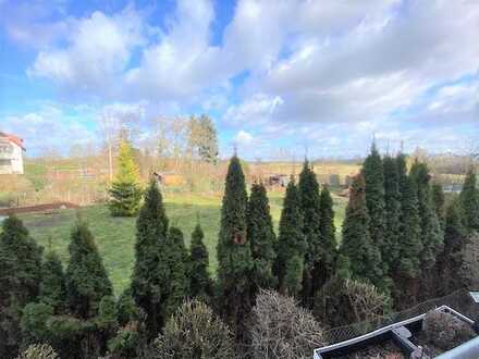 61118 Bad Vilbel-Gronau, 3Zi, EBK, Bad+G-WC, Wfl.ca.76m², TG-Stellpl., 2XBalk. ruhige Feldrandlage