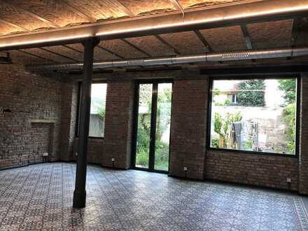 gemütlicher Laden im Innenhof mit Garten im Industrie Hinterhaus EG Berger Straße