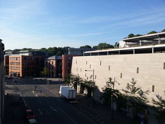 Helle DG-Wohnung, 2 Zimmer, Wohnküche, Duschbad - Nähe „Römisches Theater“