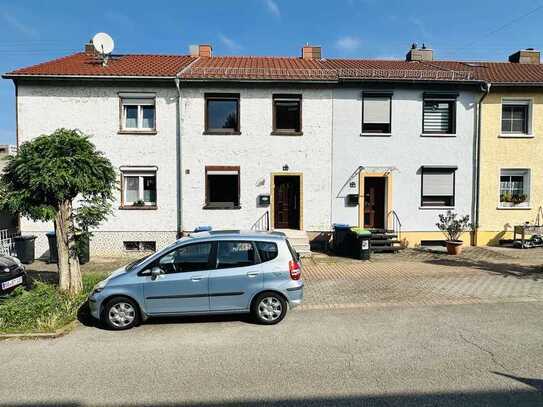 **Gemütliches Zuhause mit Terrasse und großer Garage – Ihr Traumhaus in Neuweiler**