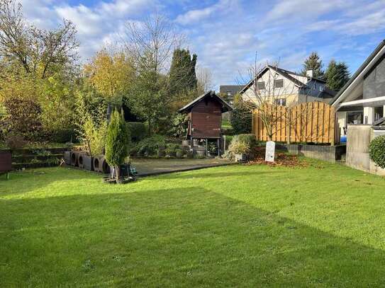 **Großzügige Doppelhaushälfte mit schönem Garten in Kürten Unterossenbach**