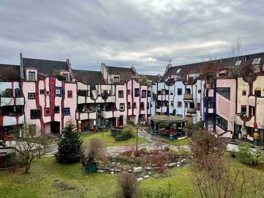 Plochingen-Hundertwasserhaus: Individuelle 2,5-Zi-Maisonettewohnung / Balkon+Terrasse /TG