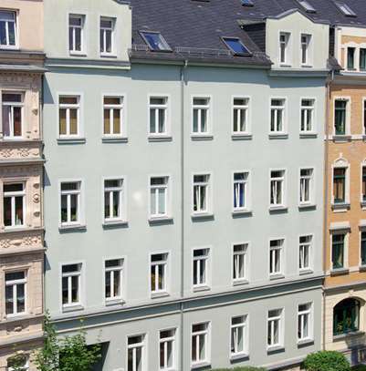 Schöne Wohnung in ruhiger Lage mit Balkon und Badewanne - nach Umbau neues Laminat und neues Bad