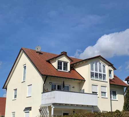 Schöne, helle 4-Zimmer-Wohnung mit Balkon in Sigmertshausen