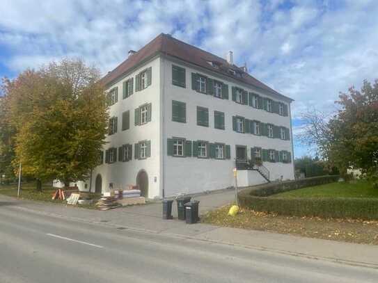 2 Zimmer-Wohnung im Schloss Hirschlatt-Ailingen