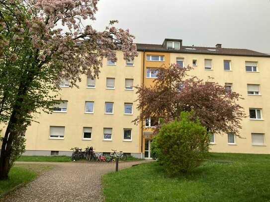 Schöne, helle 4-Zimmer-Wohnung mit Westbalkon