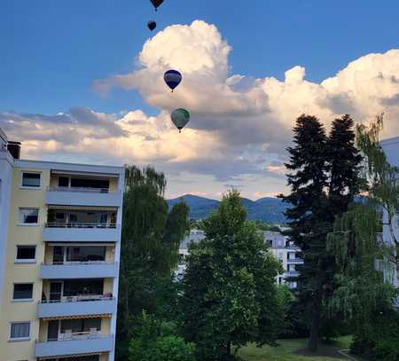 Geräumige, stilvolle und gepflegte 5-Zimmer-Maisonette-Wohnung mit geh. Innenausstattung mit EBK