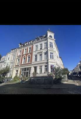 Lichtdurchfluteter Altbau-Traum im Viertel (saniert)