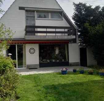 Für die große Familie - 5 Zimmer - Pool/riesen Garten