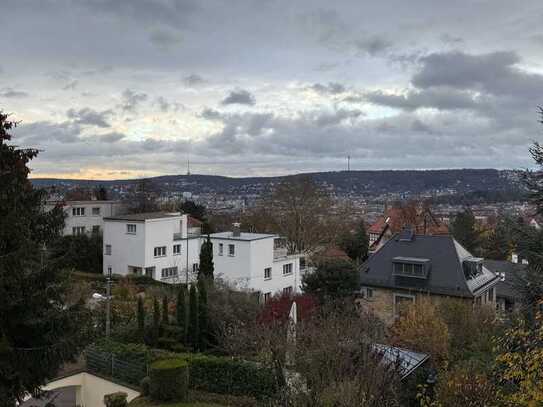 Neu renoviertes Studio-Apartment mit traumhaftem Blick über Stuttgart