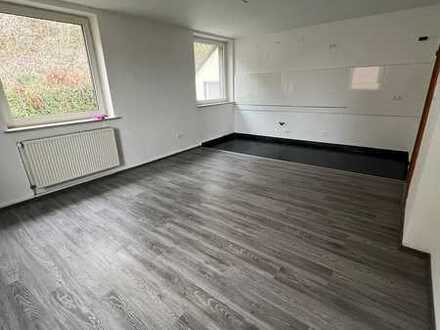 ** Renovierte 2-Zimmer Wohnung **