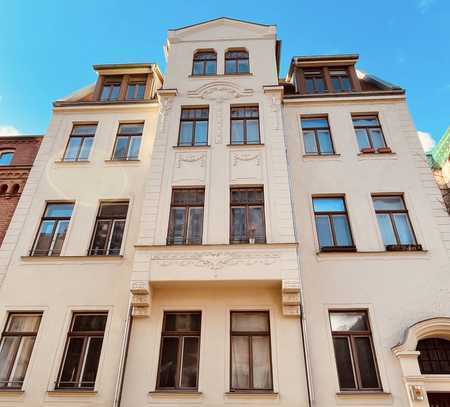 Höll-Immobilien vermietet schöne 1-Raumwohnung mit Küche in der August-Bebel-Straße 11a.