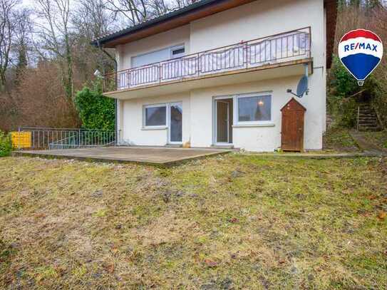 Zweifamilienhaus in sonniger Hanglage mit Weitblick in Richtung Schweiz
in Stühlingen