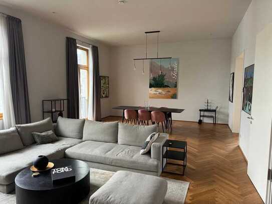 Hochwertige 3-Zimmer Wohnung mit lux. Innenausstattung mit Balkon und EBK in Berlin Wilmersdorf