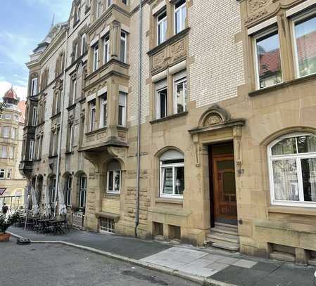 Stilvolle, sanierte 3-Zimmer-Wohnung mit Balkon und EBK in Stuttgart-West