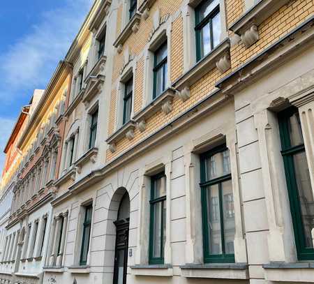 Sanierte 2-Zimmer-Hochparterre-Wohnung mit Balkon im Leipziger Osten