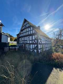 Historisches Fachwerkhaus mit Rep. -Stau in BLB Wunderthausen