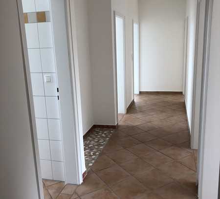 4-Zimmer-Wohnung mit Balkon und Einbauküche in Dachau