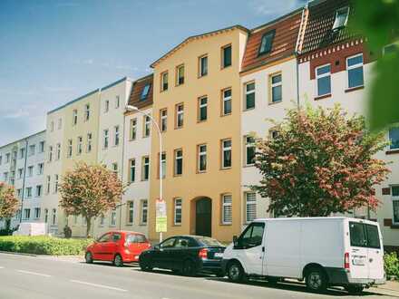 Freie Altbauwohnung in der Brüssower Allee!