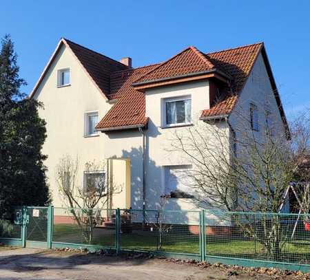 *Großzügiges Ein-/Zweifamilienhaus mit 2 Wohneinheiten in neuwertigem Zustand für die große Familie*