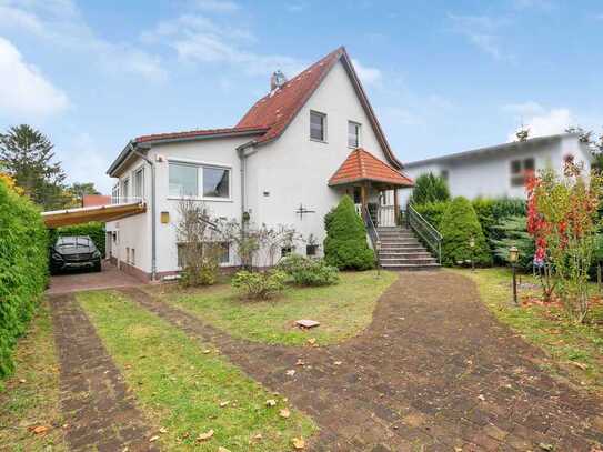 Bezugsfrei - Charmantes EFH mit Keller, Doppelcarport, Pool und schönem Garten in Berlin-Karow