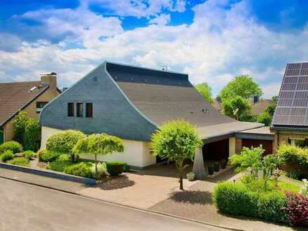 Kein Haus von der Stange! Freistehendes Raumwunder mit viel Platz für Familie, Hobbys oder Gewerbe