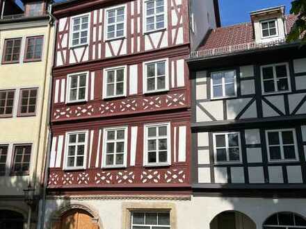 3-Zimmer-Altbauwohnung mit tollem Blick auf Ehrenburg und Schlossplatz