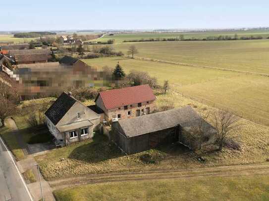 Bezugsfreier, kleiner, ländlich gelegener Bauernhof mit Platz und freiem Blick