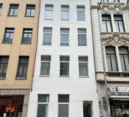 Renovierte 2-Zimmer-Wohnung mit Küche in Top Lage