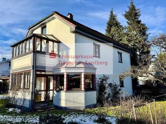 Wohnhaus für die ganze Familie auf großzügigem Grundstück