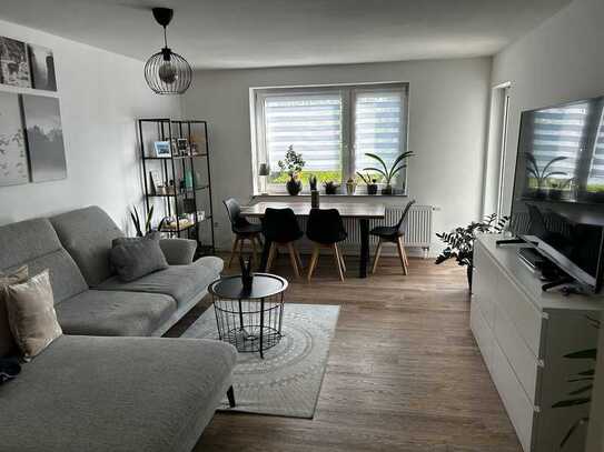 moderne 3-Zimmer-Wohnung mit Balkon und Einbauküche